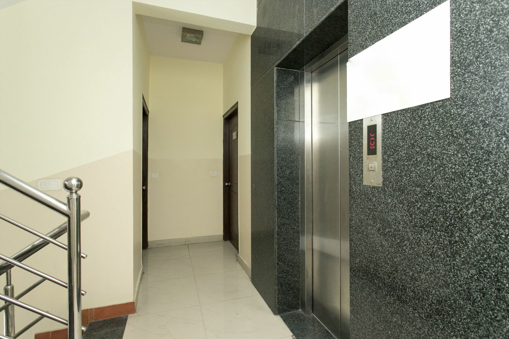 Oyo 10378 Hotel Hibiscus Mayflower Μπανγκαλόρ Εξωτερικό φωτογραφία