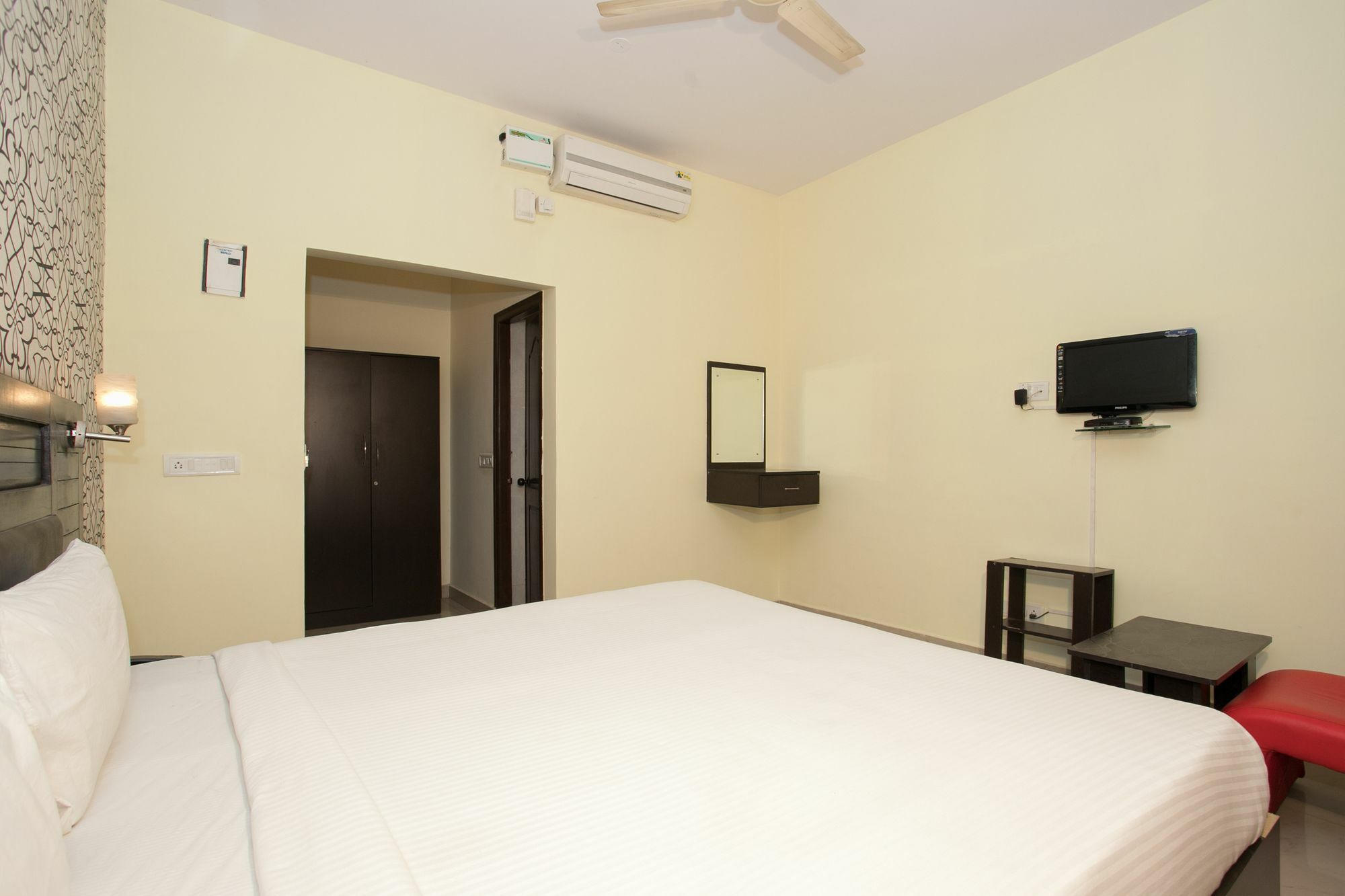 Oyo 10378 Hotel Hibiscus Mayflower Μπανγκαλόρ Εξωτερικό φωτογραφία