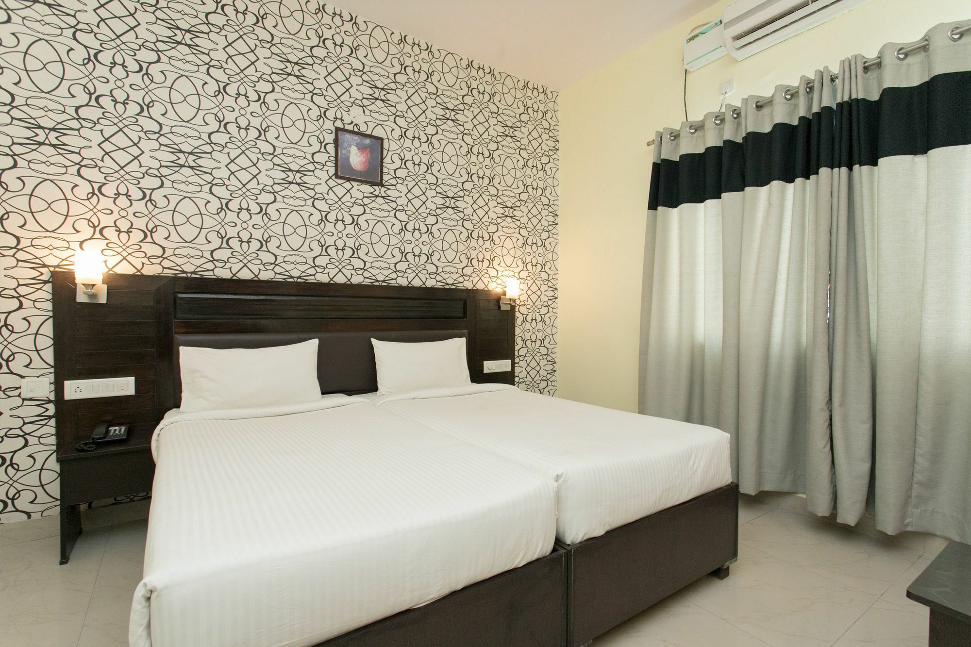 Oyo 10378 Hotel Hibiscus Mayflower Μπανγκαλόρ Εξωτερικό φωτογραφία