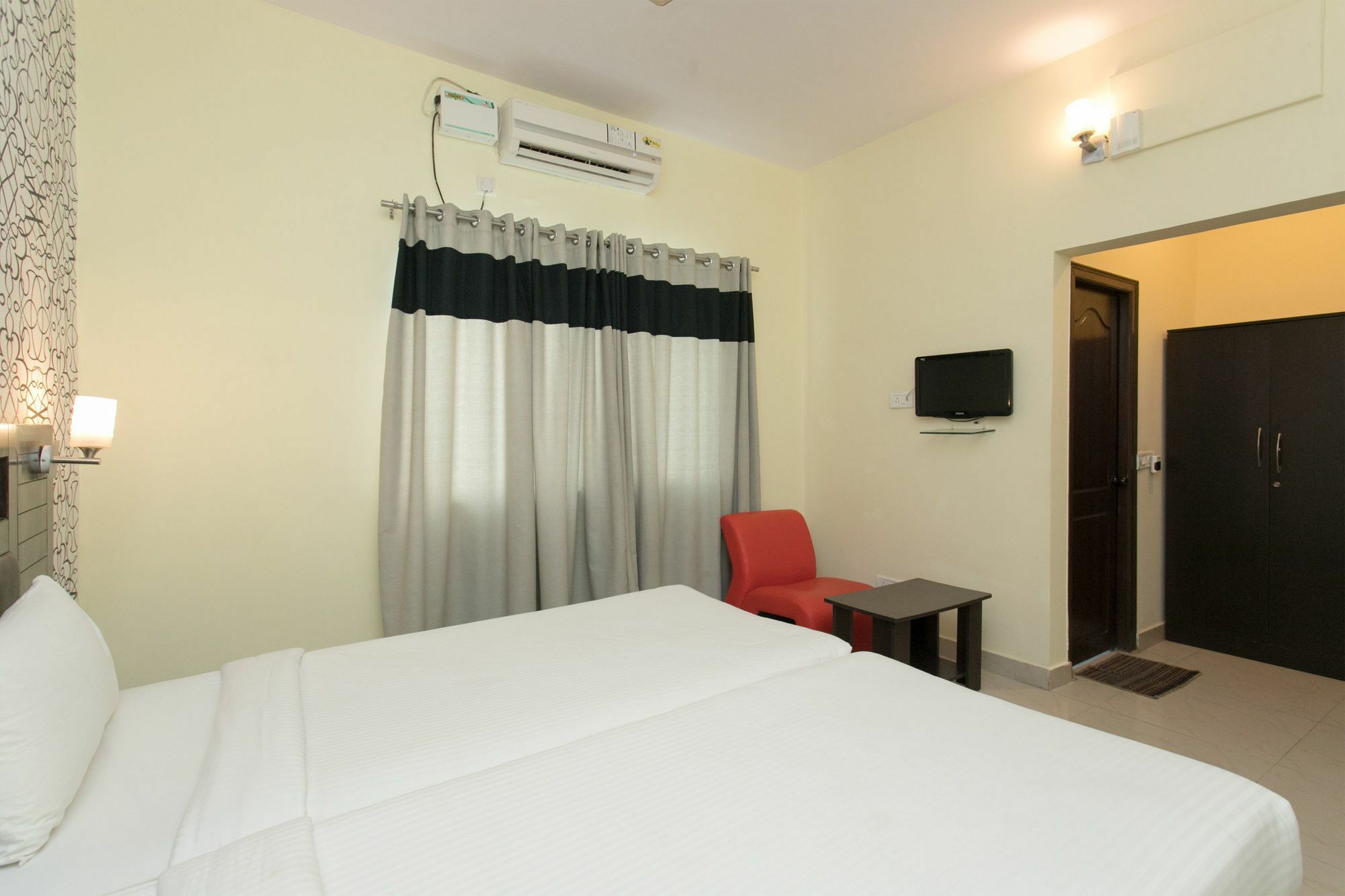 Oyo 10378 Hotel Hibiscus Mayflower Μπανγκαλόρ Εξωτερικό φωτογραφία