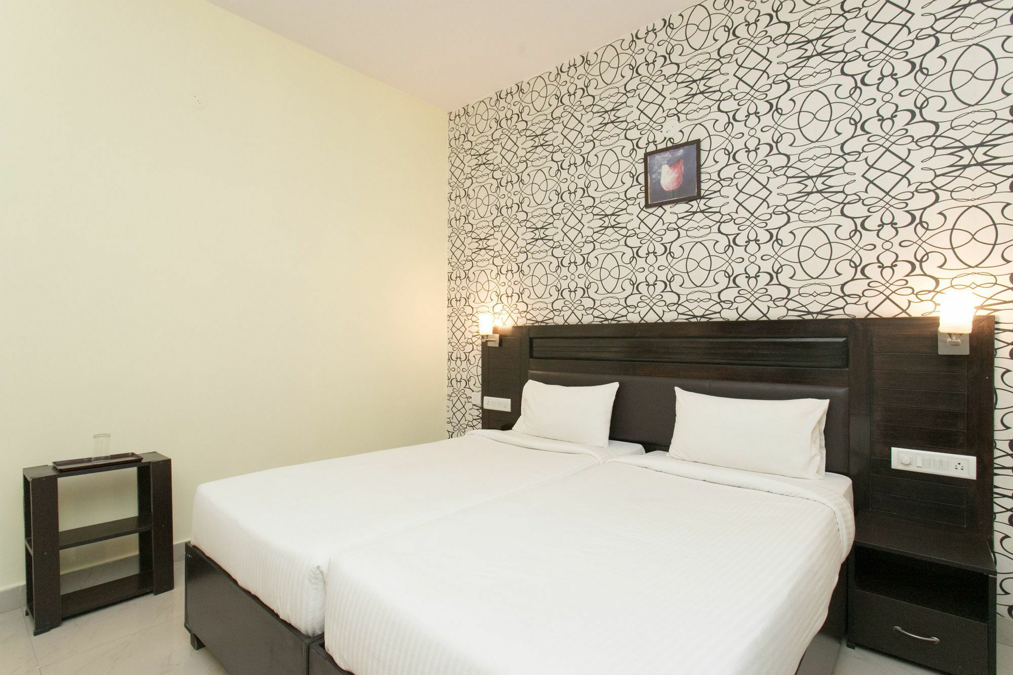 Oyo 10378 Hotel Hibiscus Mayflower Μπανγκαλόρ Εξωτερικό φωτογραφία